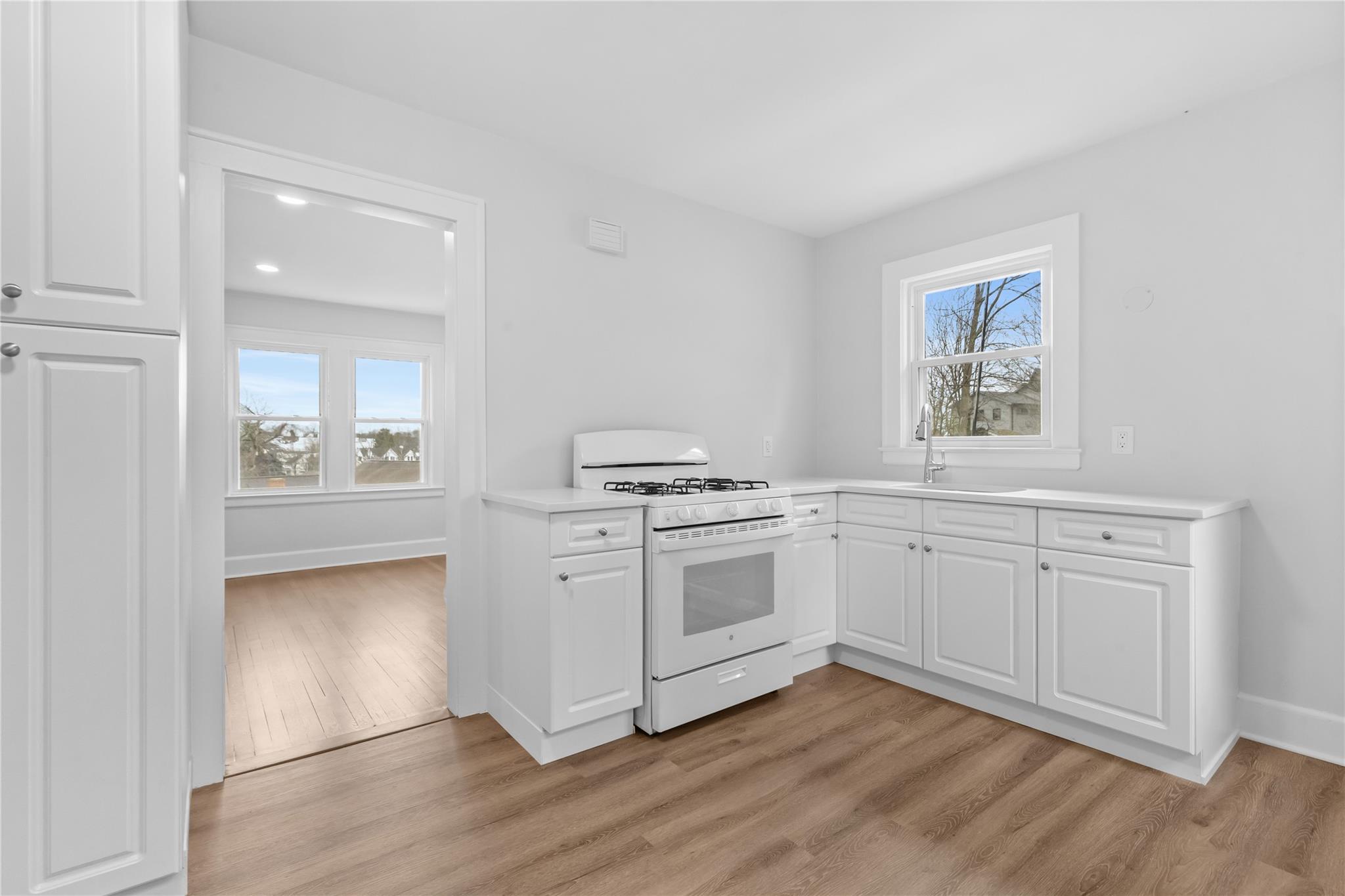 12 Bolling Place, Greenwich, Connecticut image 3