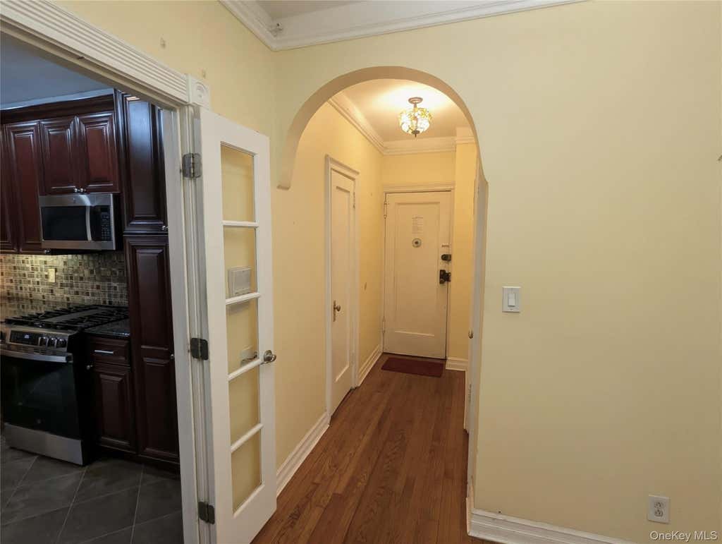 Photo of 8344 Lefferts Boulevard #1F, Kew Gardens, NY 11415 (MLS # 1024933)