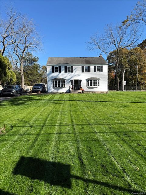 41 Gillette Avenue Bayport NY 11705