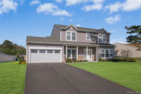 7 Pondview Circle Shirley NY 11967