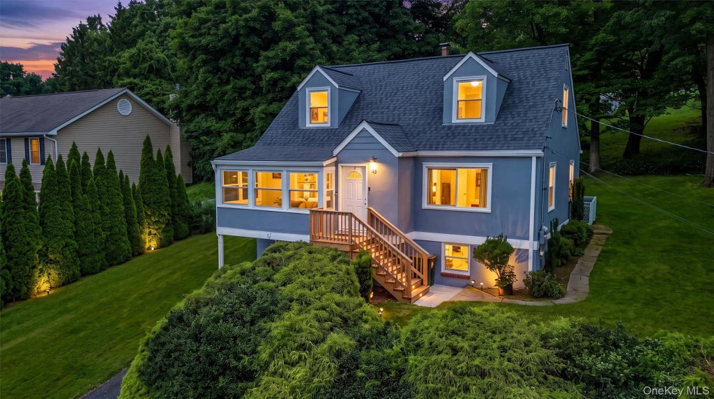 Photo of 7 Highland Drive, Cortlandt Manor, NY 10567 (MLS # 1045502)