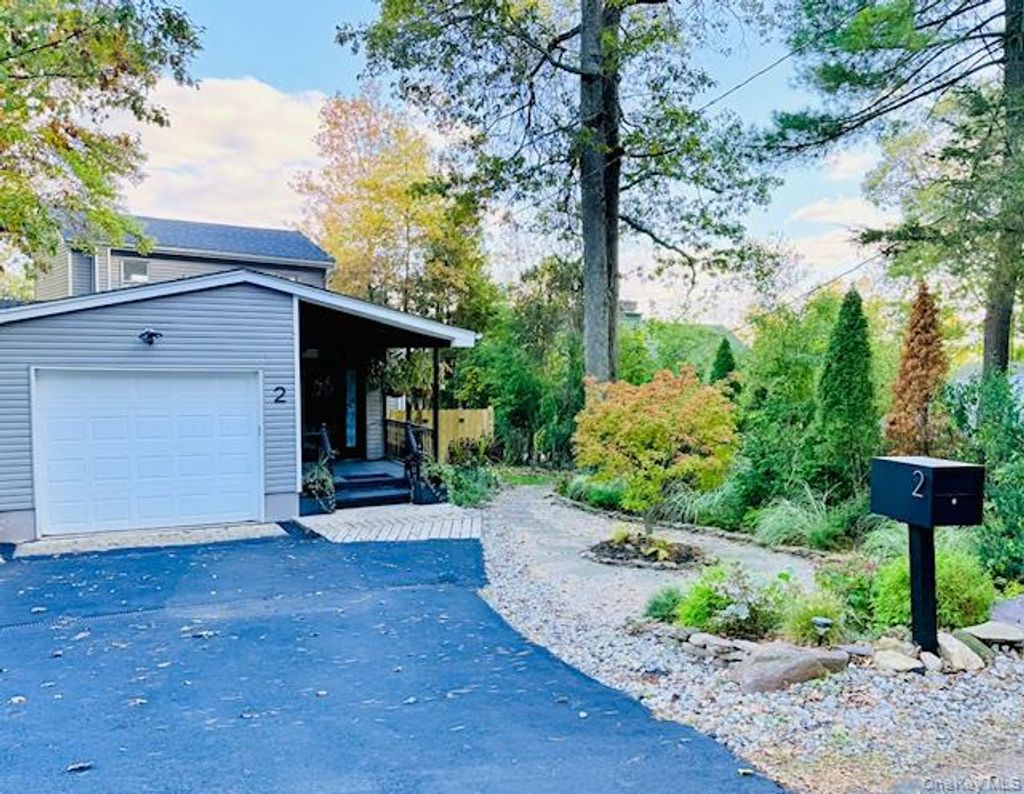 Photo of 2 Erica Lane, Greenwood Lake, NY 10925 (MLS # 922254)