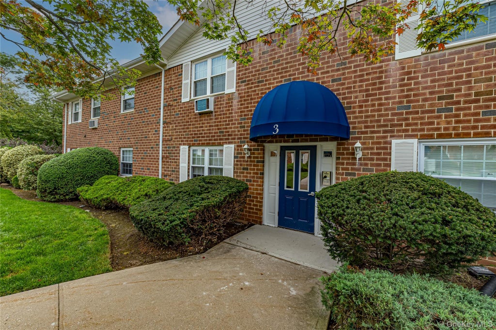 Photo of 460 Old Town Road Rd #3-O, Port Jefferson Station, NY 11776 (MLS # 1046898)