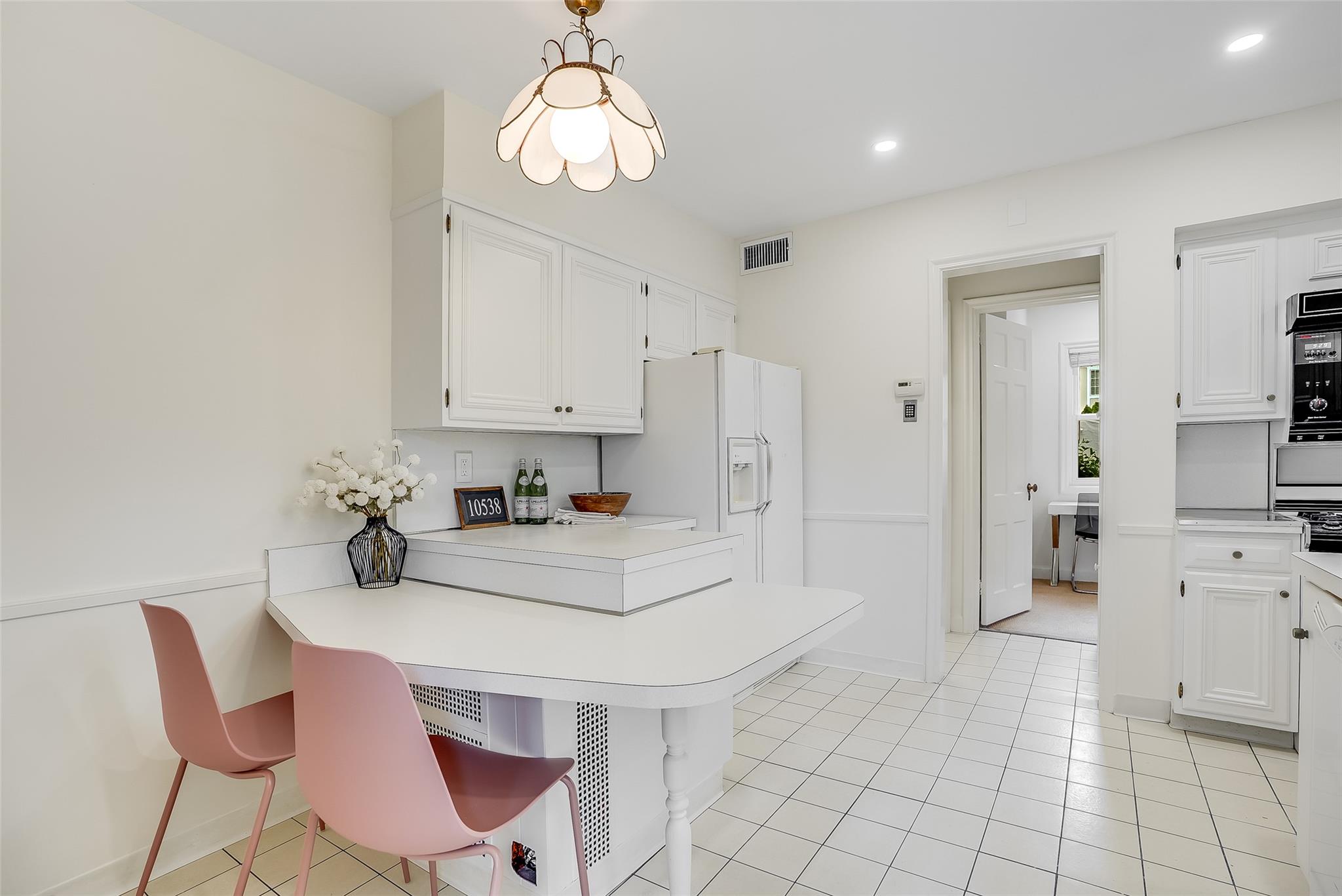 654 Forest Avenue, Larchmont, New York image 19