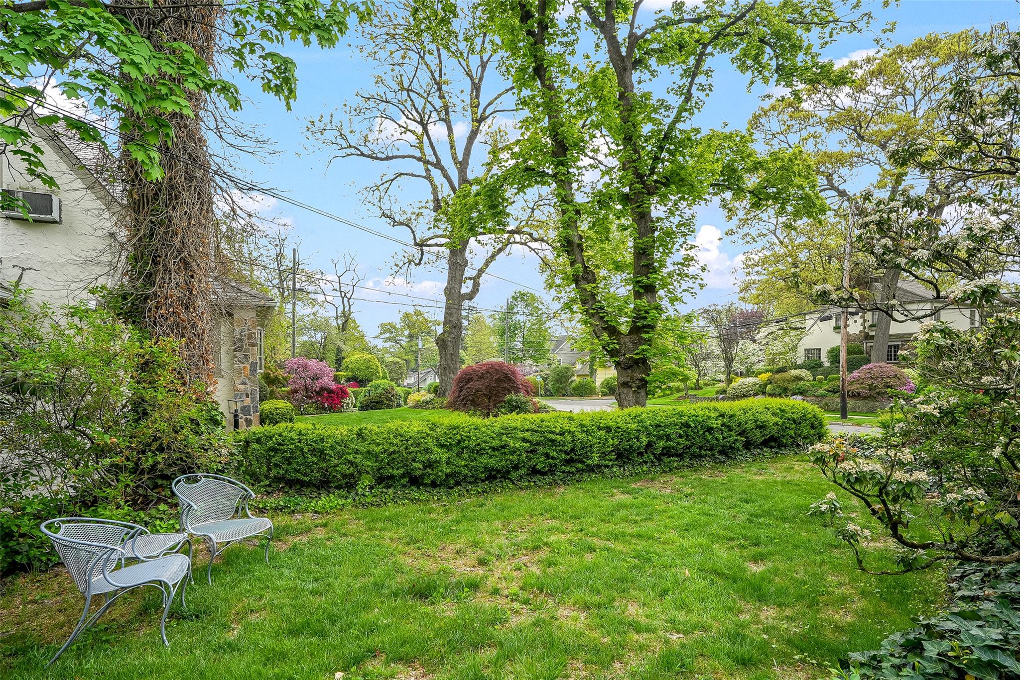 654 Forest Avenue, Larchmont, New York image 40