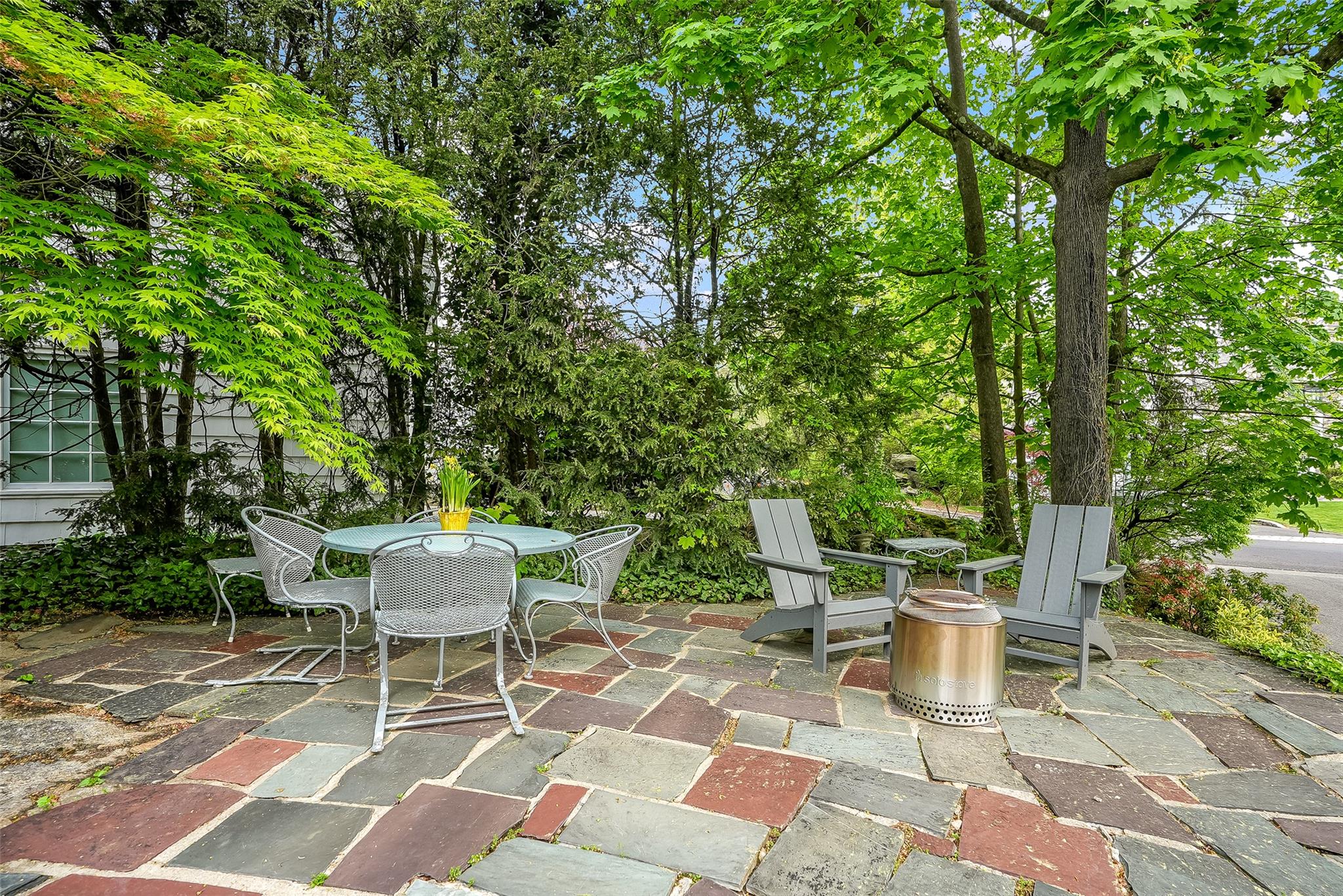 654 Forest Avenue, Larchmont, New York image 37