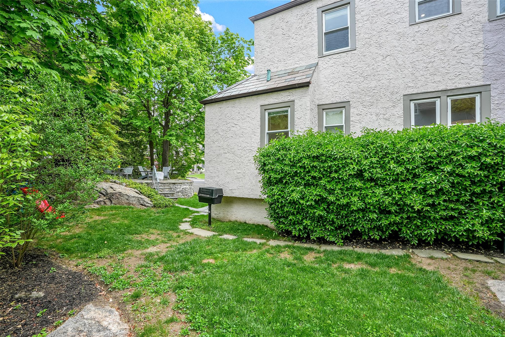 654 Forest Avenue, Larchmont, New York image 39