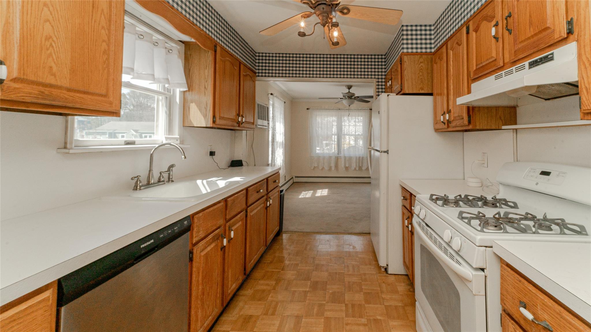 96 17th Street, West Babylon, New York image 15