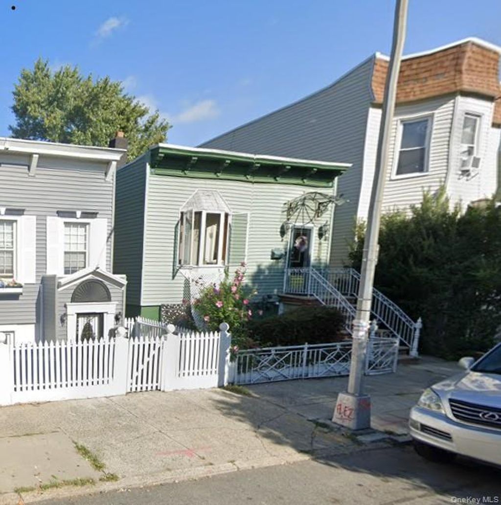 Photo of 3430 34th Street, Astoria, NY 11106 (MLS # 965051)