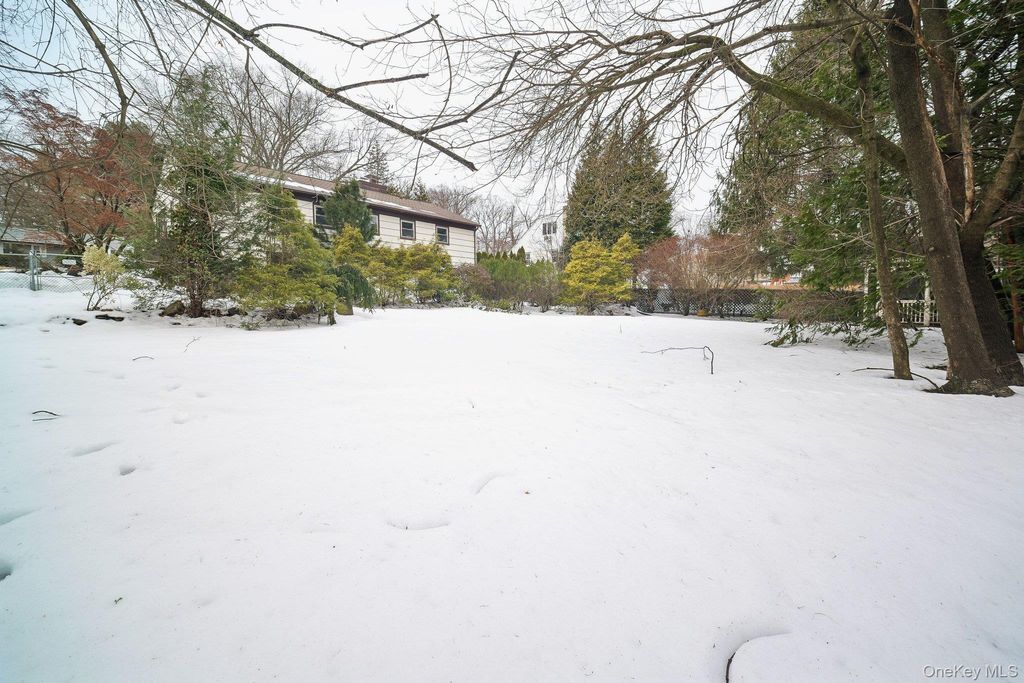 Photo of 510 Highview Avenue, Pearl River, NY 10965 (MLS # 965105)