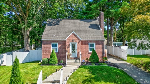 Homes For Sale - 42 Streit Avenue<br/> Poughkeepsie, NY 12603