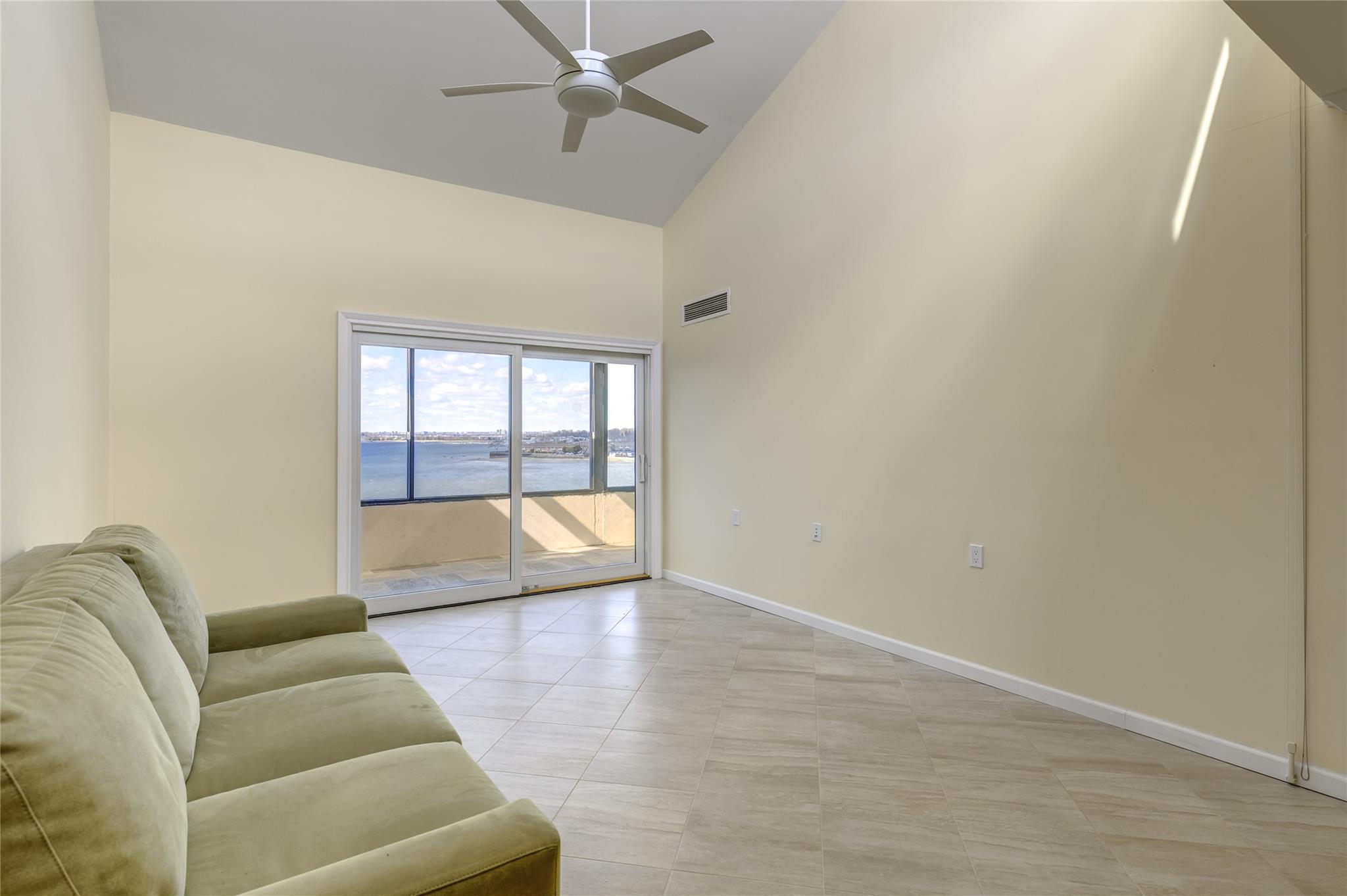372 Main Street #306, Port Washington, New York image 6