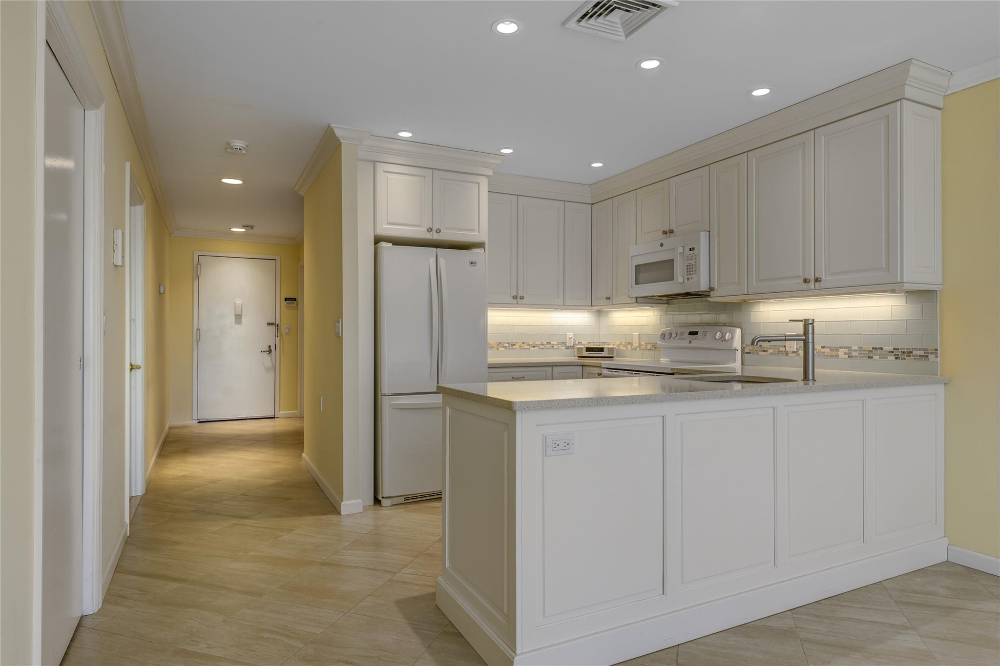 372 Main Street #306, Port Washington, New York image 13
