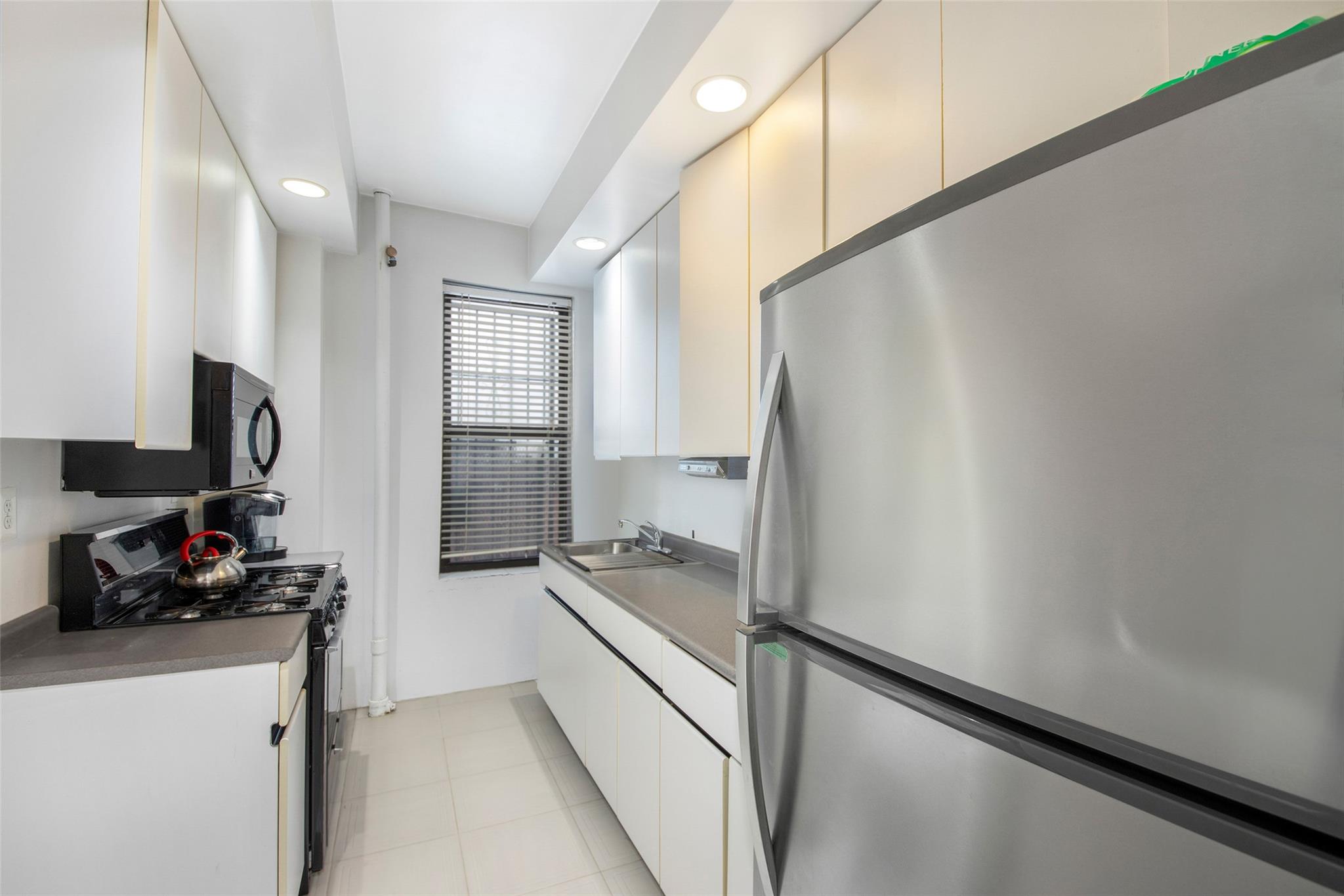 421 Crown Street #16R, Brooklyn, New York image 2