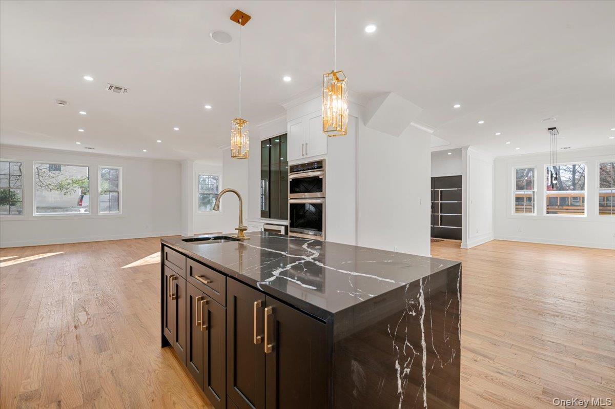 Dix Hills, New York 11746, United States, 5 Bedrooms Bedrooms, ,7 BathroomsBathrooms,Residential,Active,247573