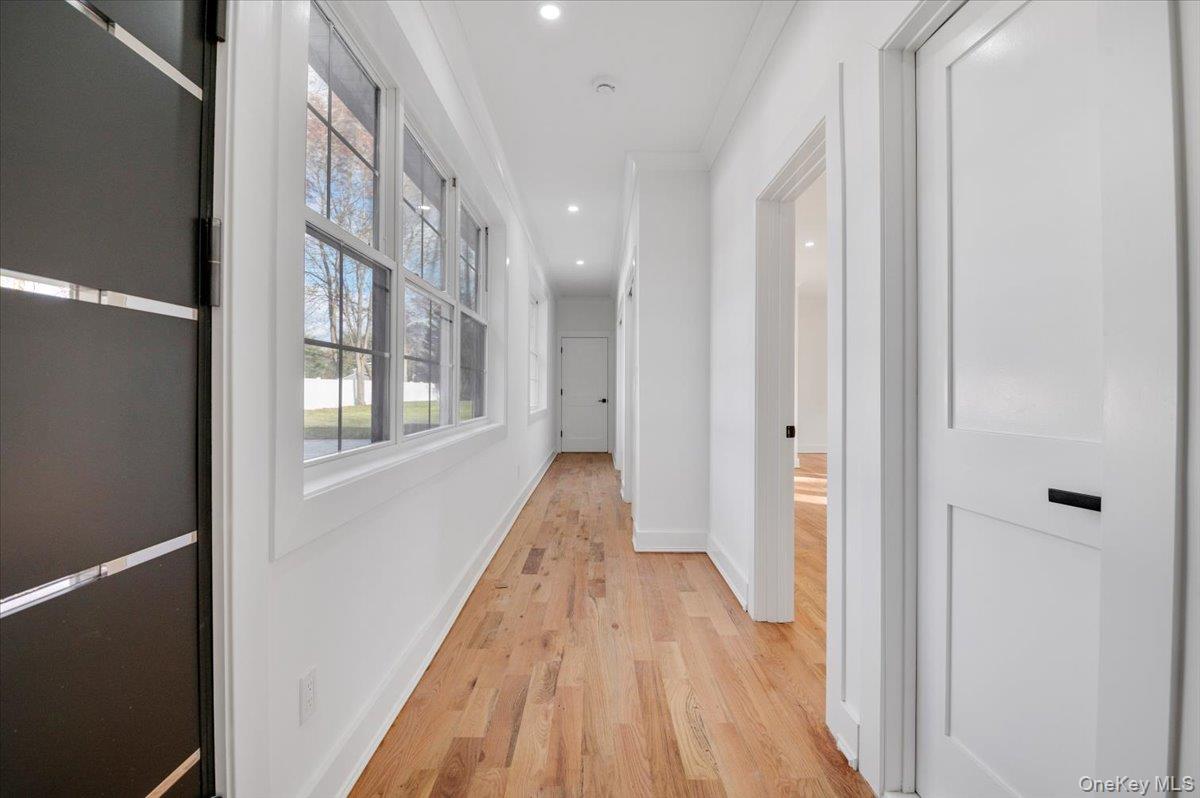 Dix Hills, New York 11746, United States, 5 Bedrooms Bedrooms, ,7 BathroomsBathrooms,Residential,Active,247573