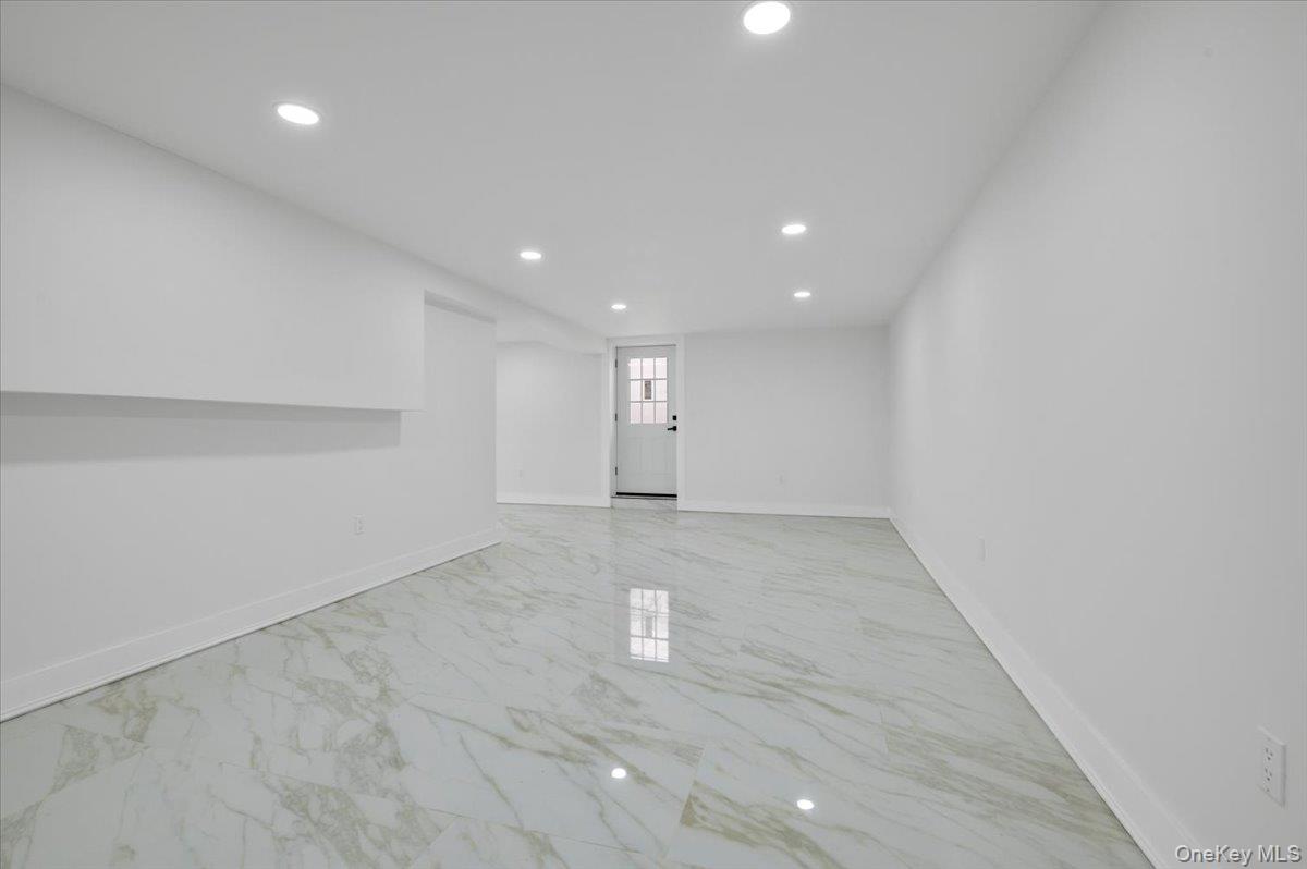 Dix Hills, New York 11746, United States, 5 Bedrooms Bedrooms, ,7 BathroomsBathrooms,Residential,Active,247573