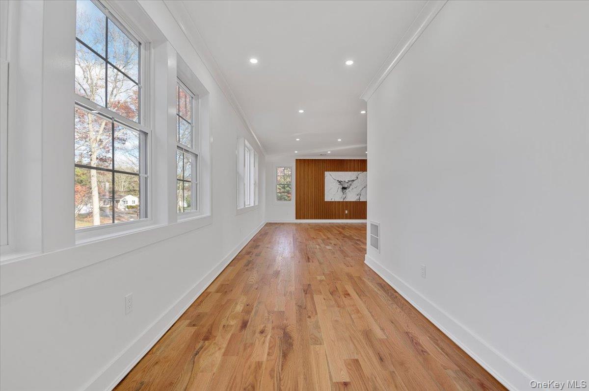 Dix Hills, New York 11746, United States, 5 Bedrooms Bedrooms, ,7 BathroomsBathrooms,Residential,Active,247573