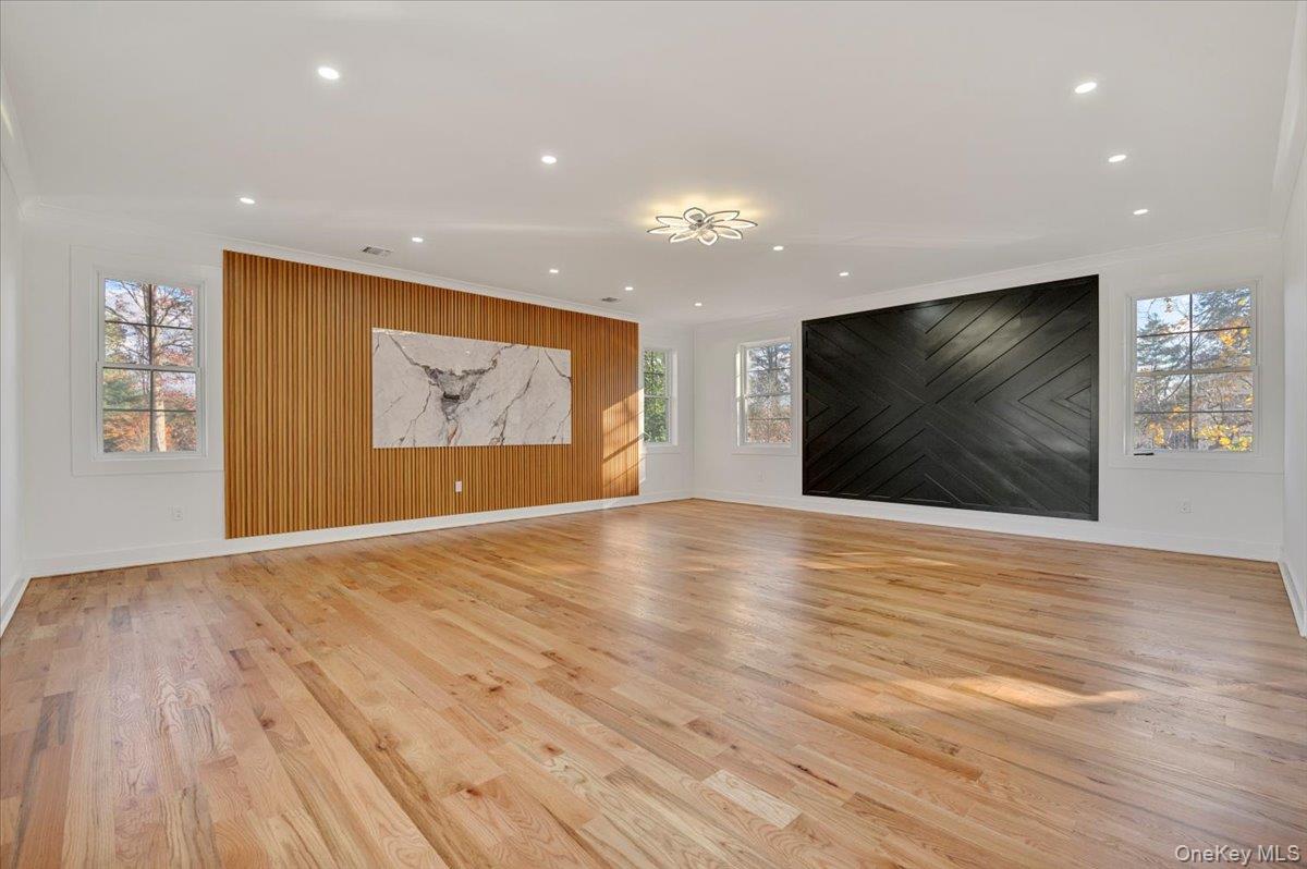 Dix Hills, New York 11746, United States, 5 Bedrooms Bedrooms, ,7 BathroomsBathrooms,Residential,Active,247573