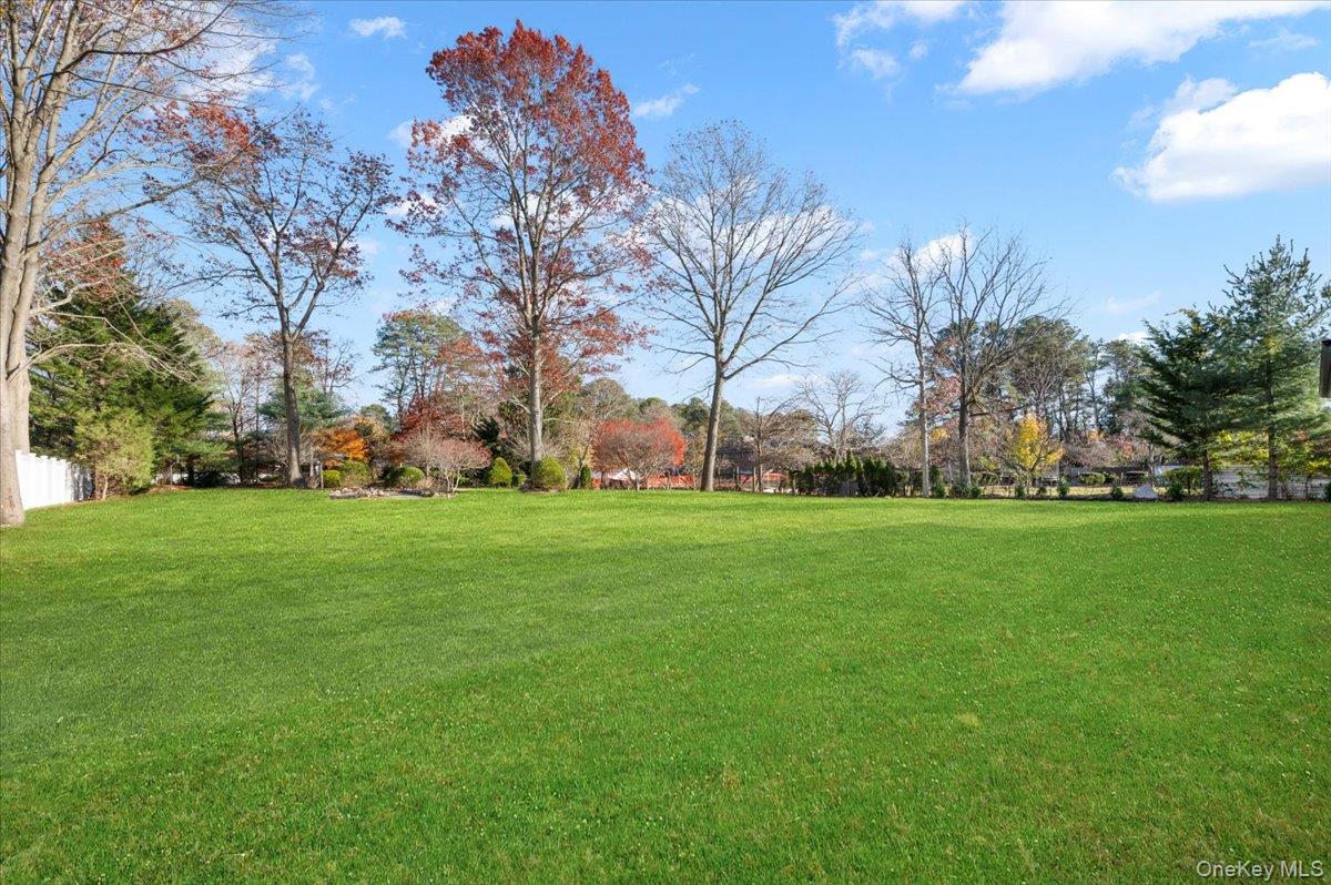 Dix Hills, New York 11746, United States, 5 Bedrooms Bedrooms, ,7 BathroomsBathrooms,Residential,Active,247573