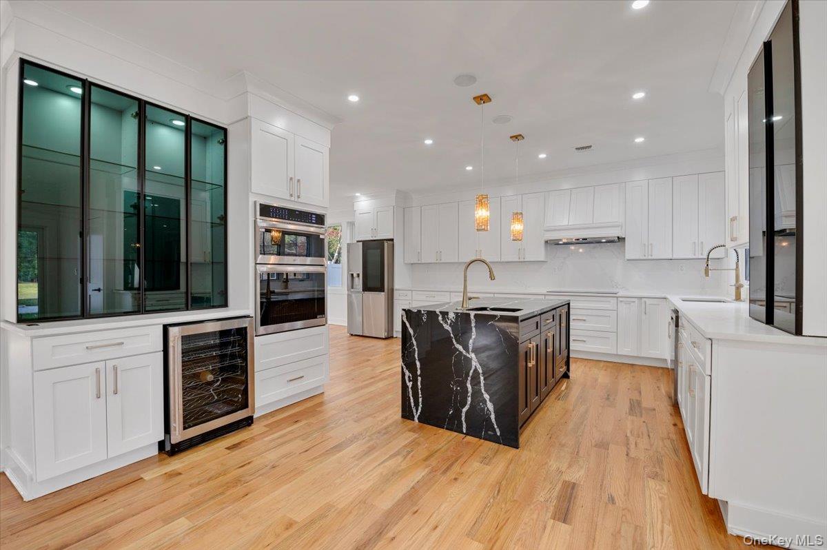 Dix Hills, New York 11746, United States, 5 Bedrooms Bedrooms, ,7 BathroomsBathrooms,Residential,Active,247573