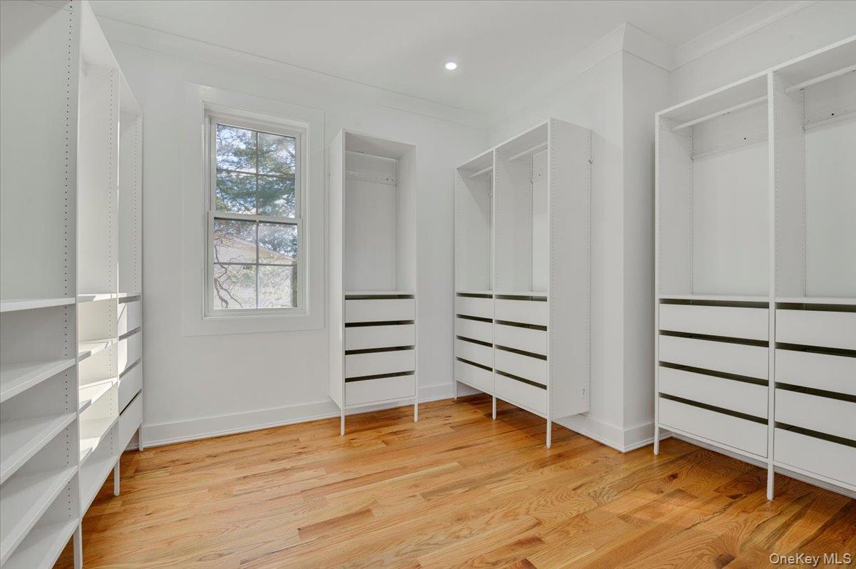 Dix Hills, New York 11746, United States, 5 Bedrooms Bedrooms, ,7 BathroomsBathrooms,Residential,Active,247573