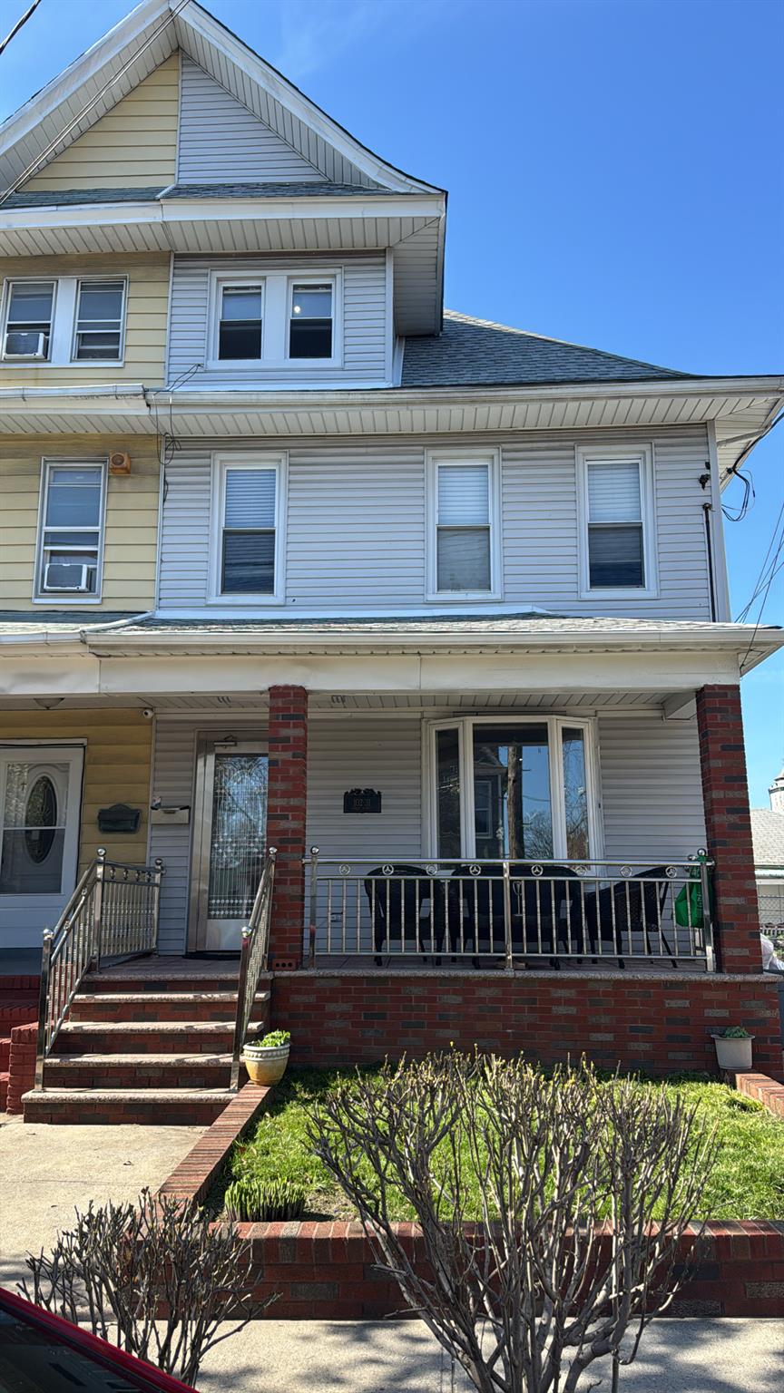 Property for Sale at 90th Avenue, Richmond Hill, Queens, NY - Bedrooms: 4 
Bathrooms: 3 
Rooms: 7  - $848,000