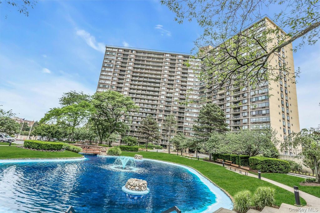 Photo of 2 Bay Club Dr #11F, Bayside, NY 11360 (MLS # 967551)