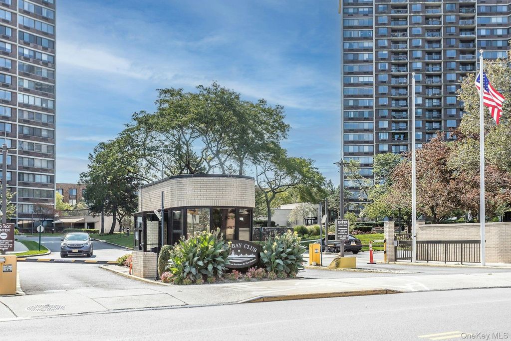 Photo of 2 Bay Club Dr #11F, Bayside, NY 11360 (MLS # 967551)