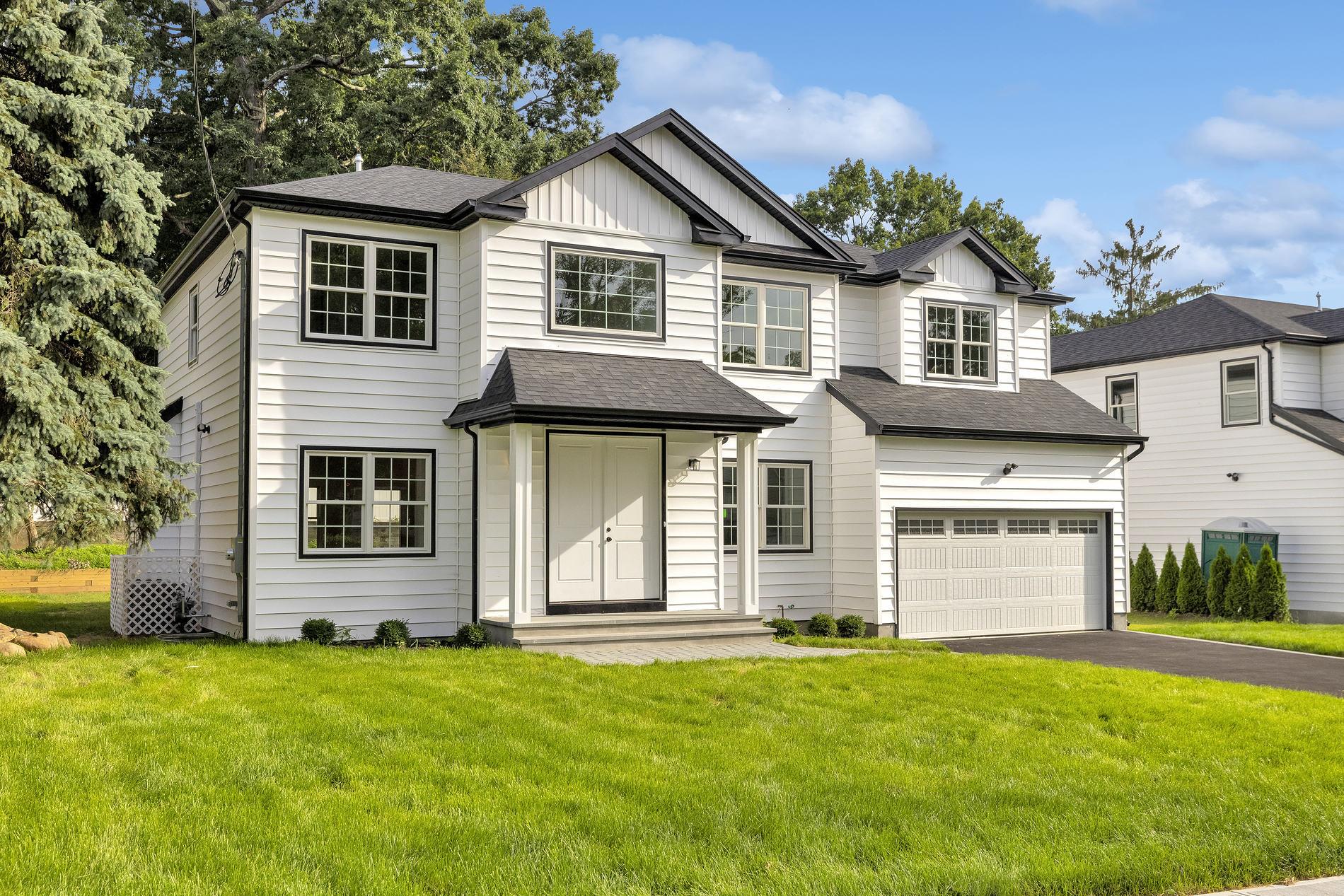 16 Otsego Place, Jericho, New York image 2
