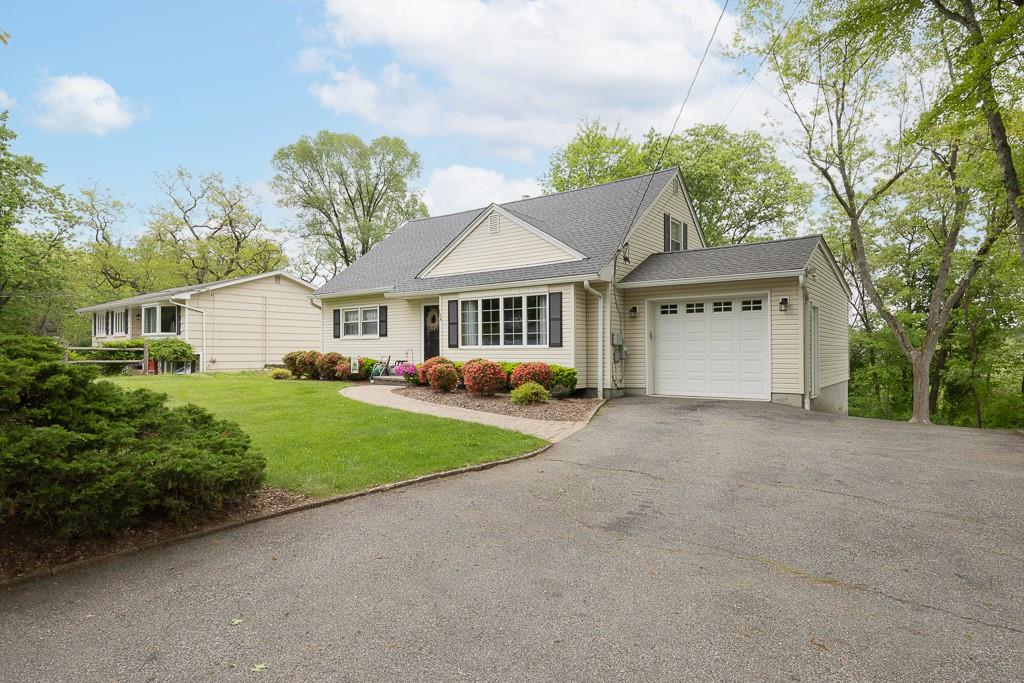 164 N Lincoln Street, Pearl River, New York image 3