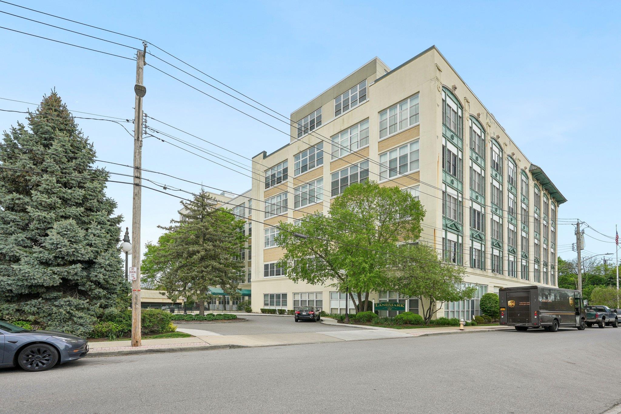Landmark Square 314, Port Chester, New York - 1 Bedrooms  
1 Bathrooms  
4 Rooms - 