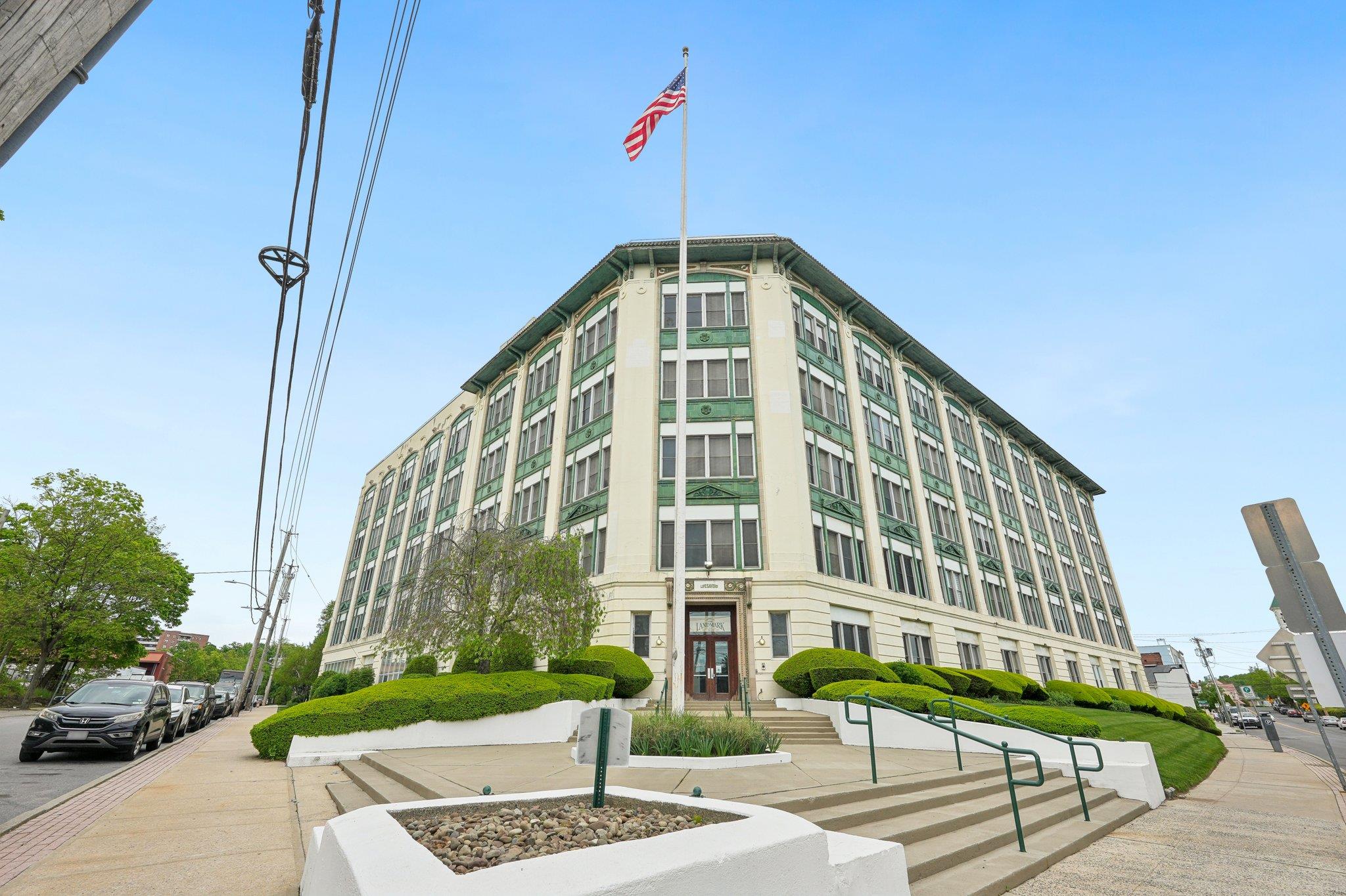1 Landmark Square 314