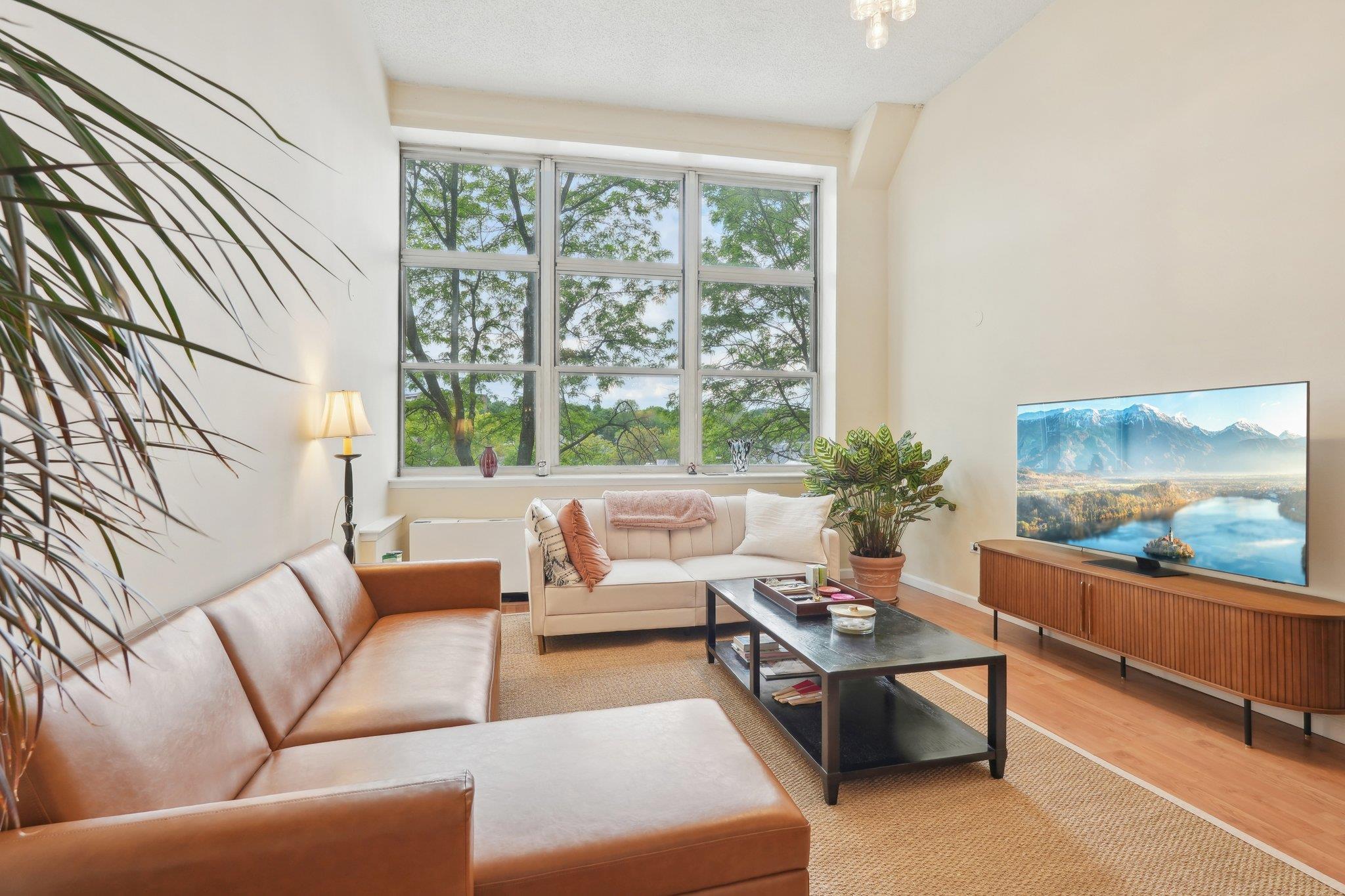 1 Landmark Square 314