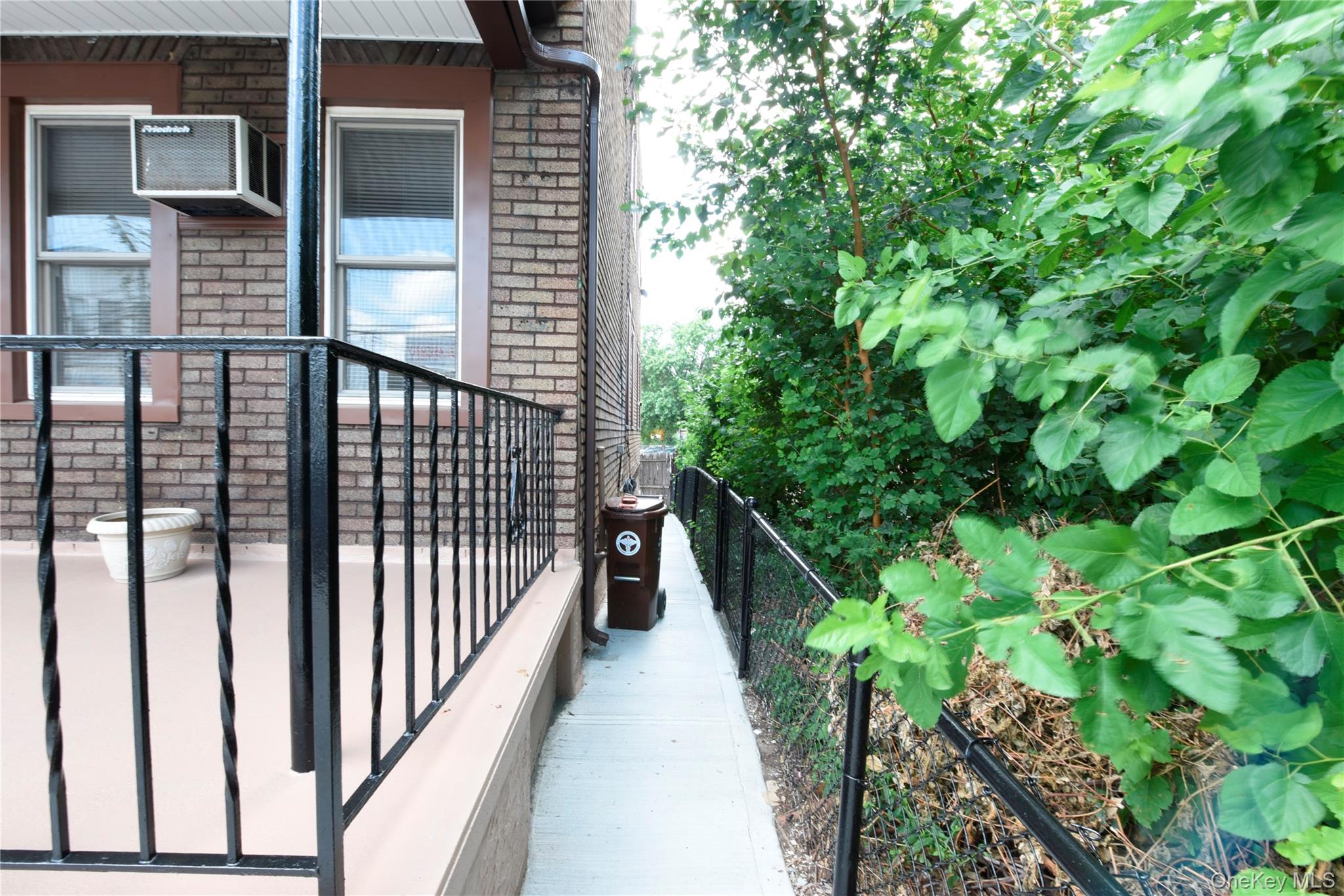 55-12 Van Cleef Street