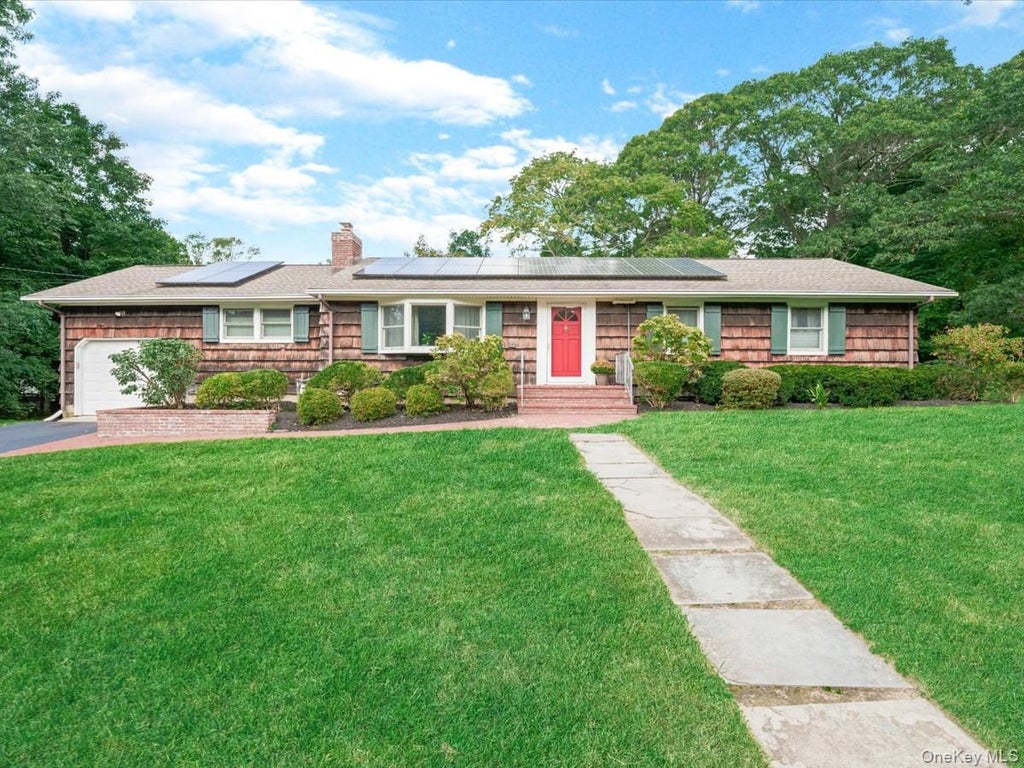 Photo of 7 Sharon Avenue, East Setauket, NY 11733 (MLS # 1053133)