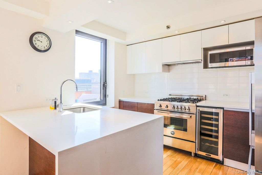 Photo of 39-16 Prince Street #5A, Flushing, NY 11354 (MLS # 1008940)