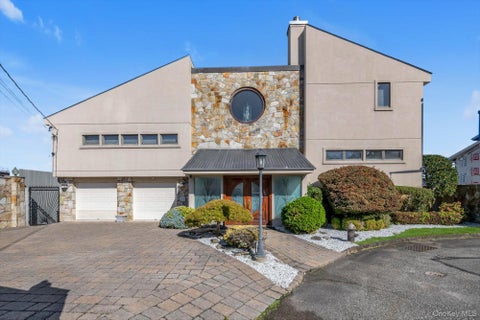 Photo for 154-43 Riverside Drive