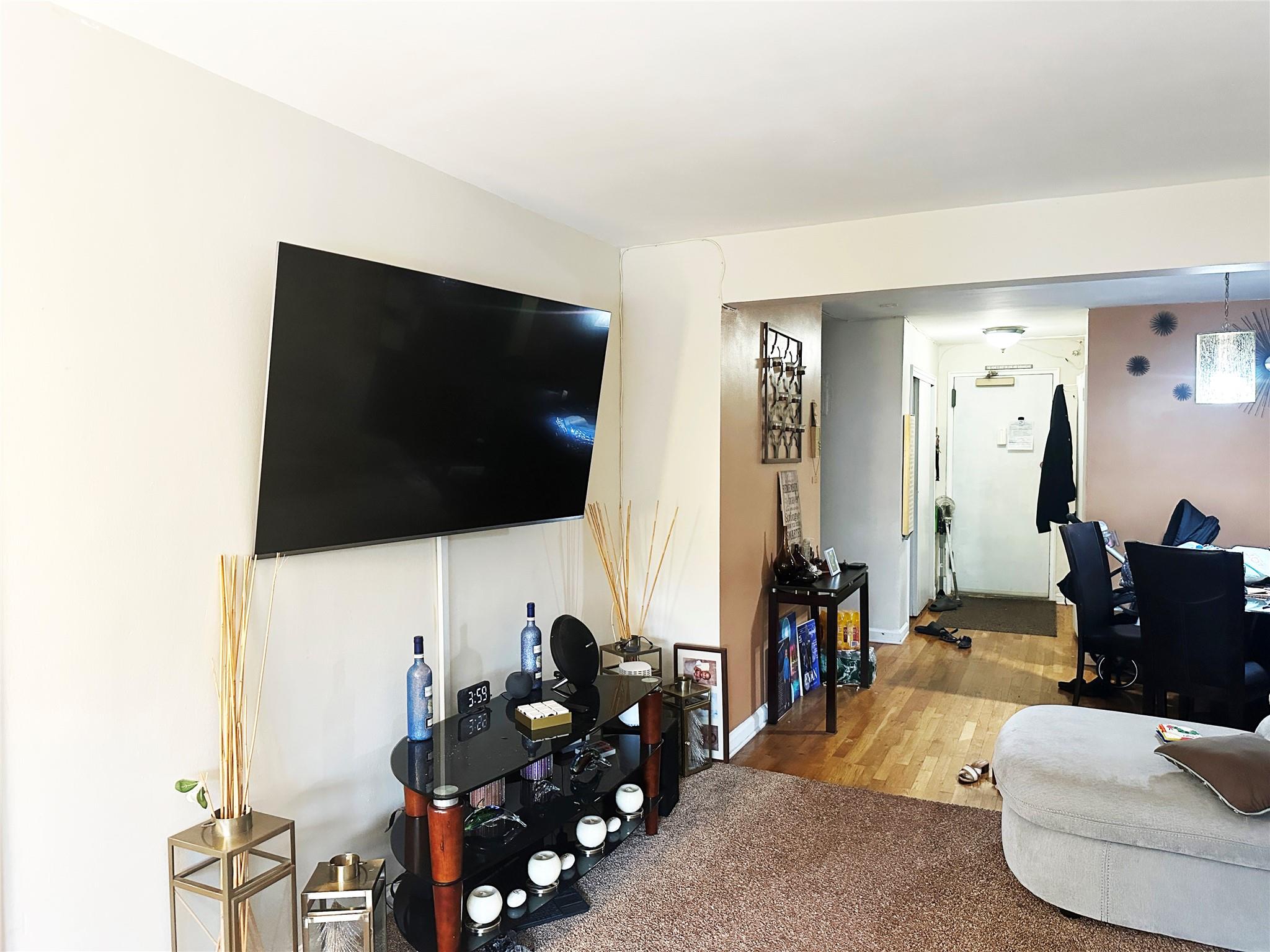 530 Dubois Avenue B3