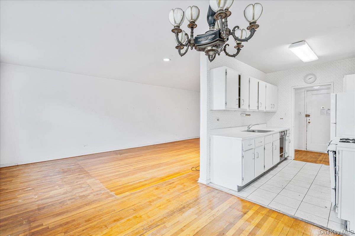 16241 Powells Cove Boulevard 2S