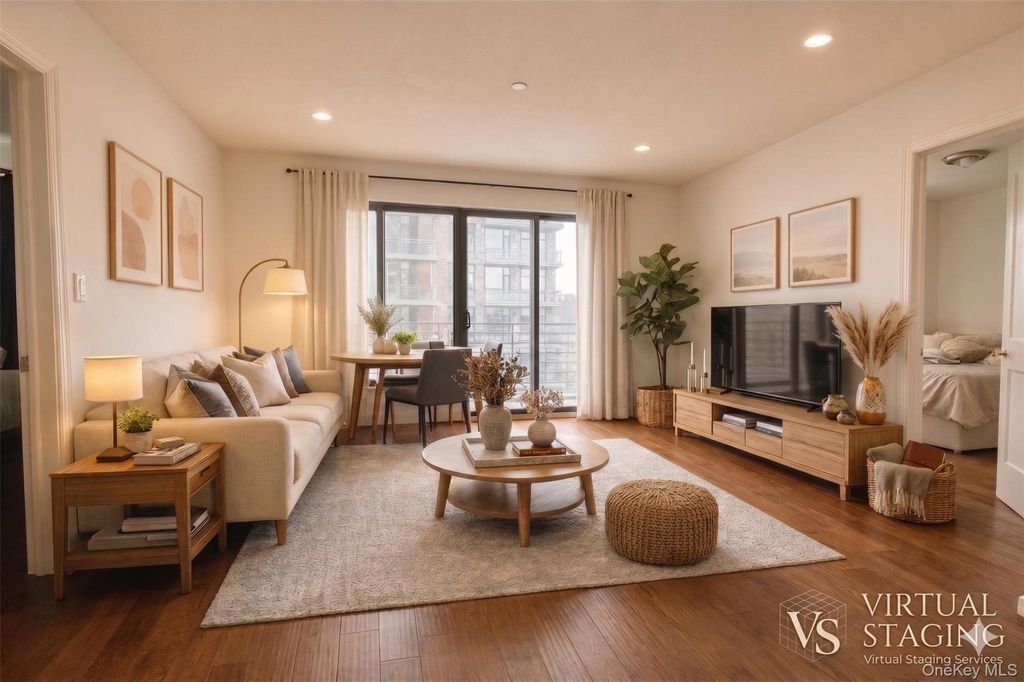 Photo of 3138 137th Street #7B, Flushing, NY 11354 (MLS # 987056)