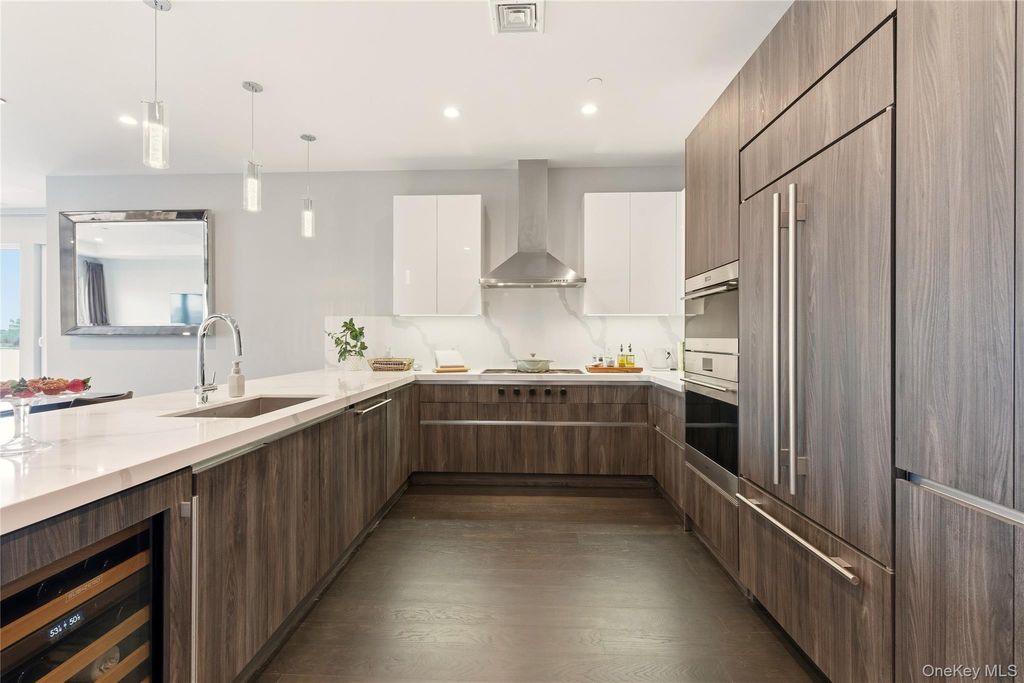 Photo of 10 Shore Road #300, Glenwood Landing, NY 11547 (MLS # 957567)