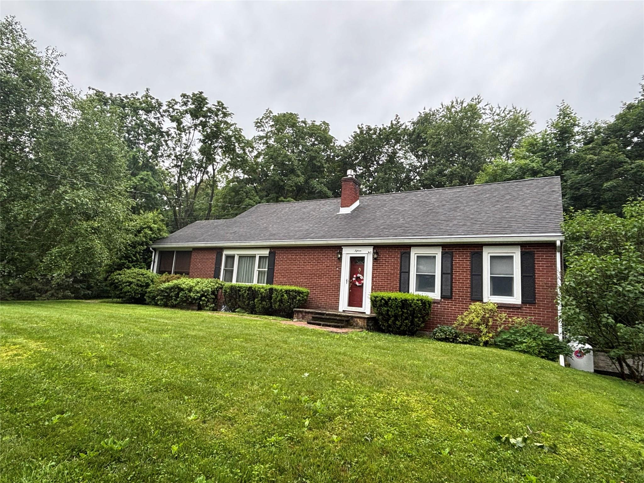 Orchard Road, Poughkeepsie, New York - 3 Bedrooms  
2 Bathrooms  
7 Rooms - 