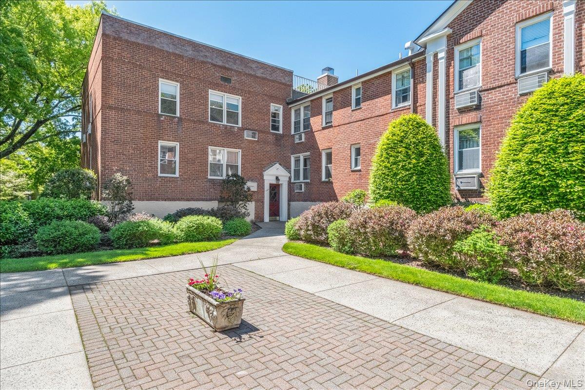 708 Palmer Court 1D