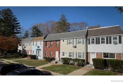Apartment For Rent - 164 W Montauk Highway #8<br/> Suffolk County, Hampton Bays, NY 11946