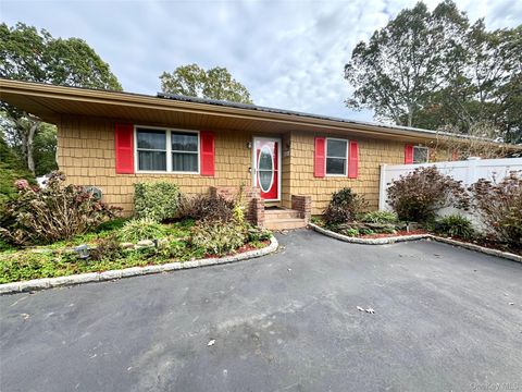 Homes For Sale - 36 Sands Lane<br/> Brookhaven, NY 11719