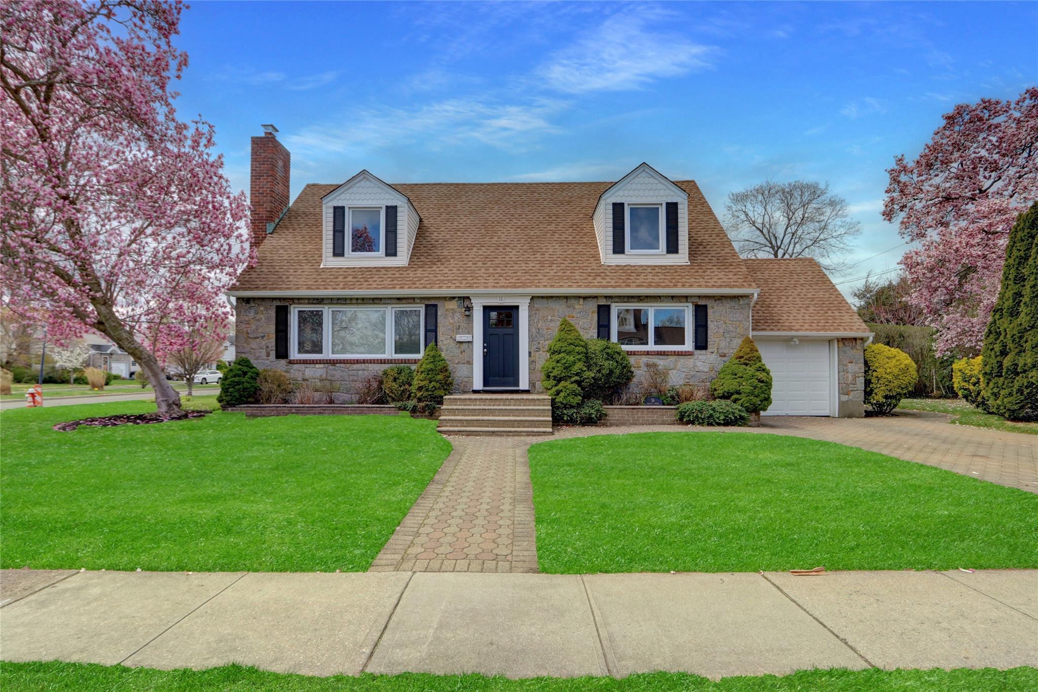16 Tremont Street, Garden City, New York image 1