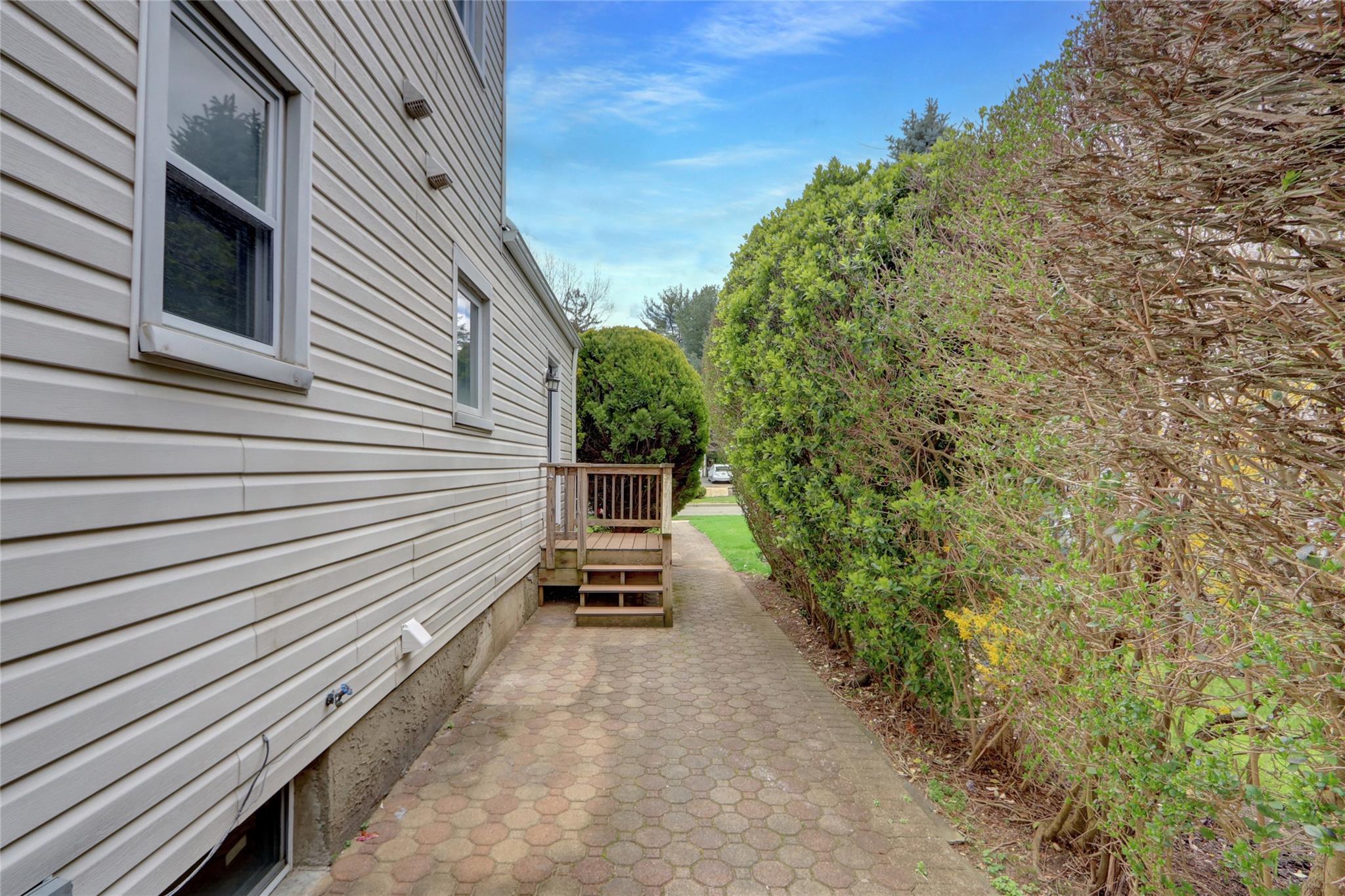 16 Tremont Street, Garden City, New York image 23