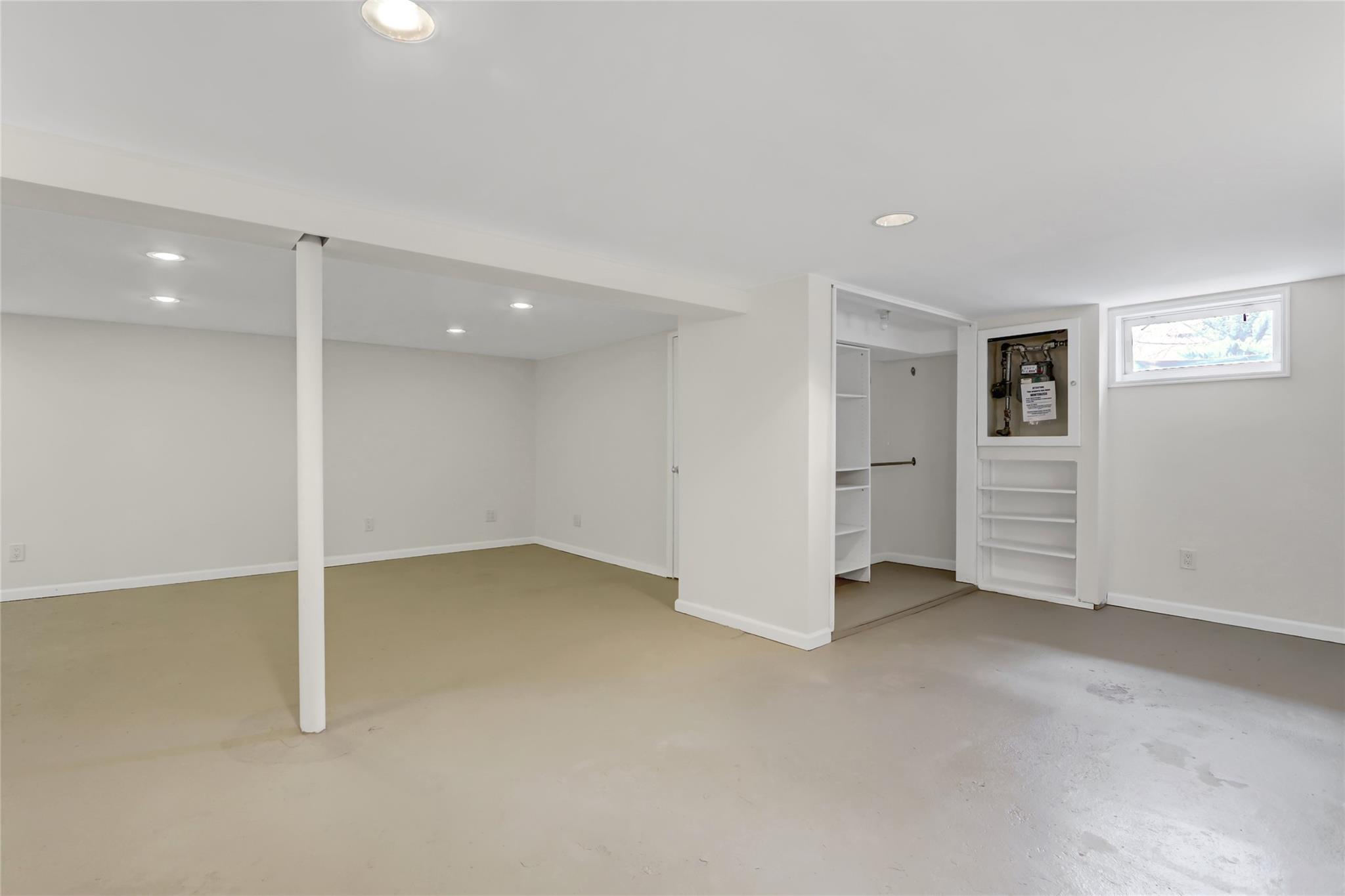 16 Tremont Street, Garden City, New York image 20