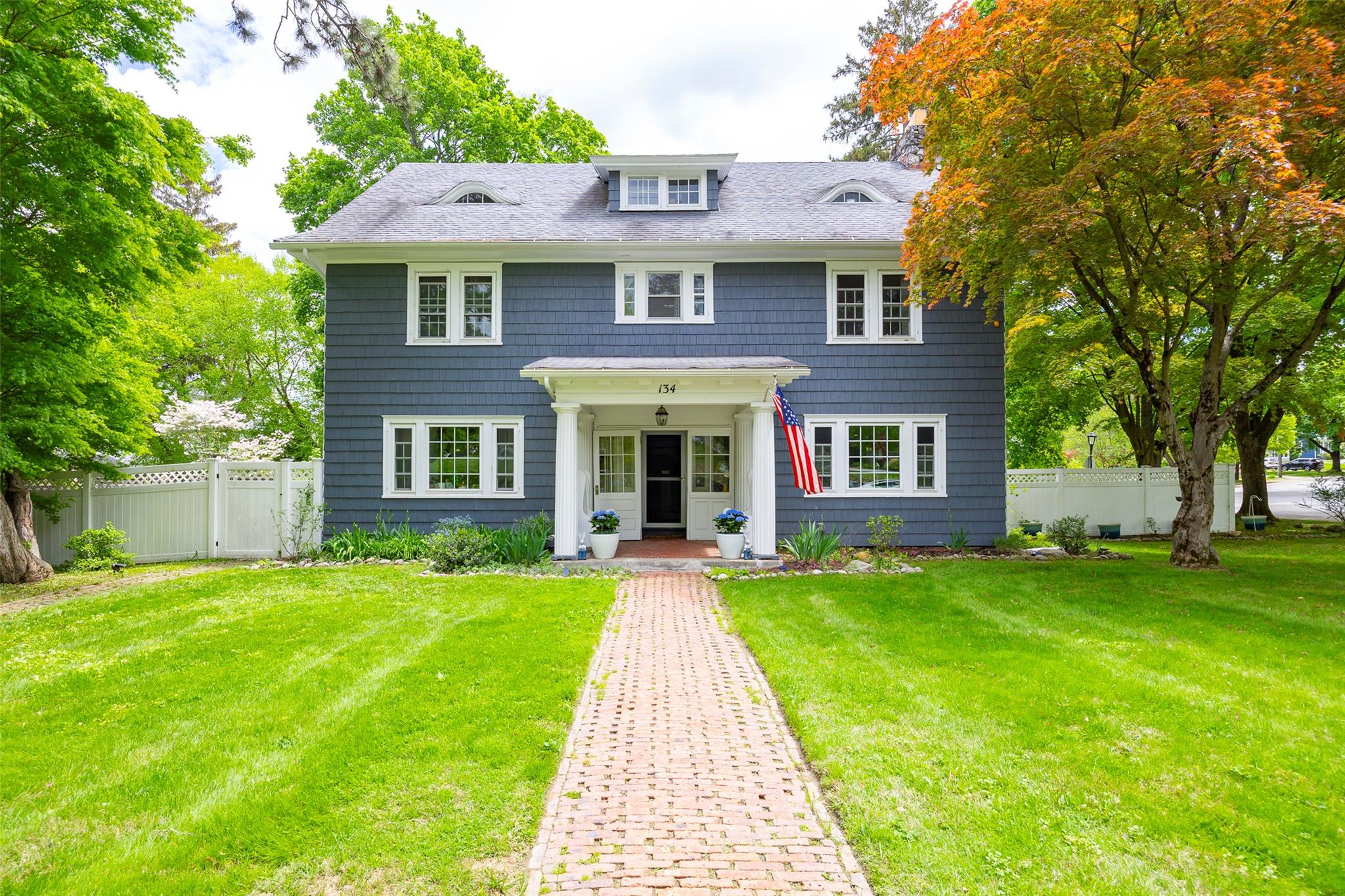 S Hamilton Street, Poughkeepsie, New York - 4 Bedrooms  
3 Bathrooms  
13 Rooms - 
